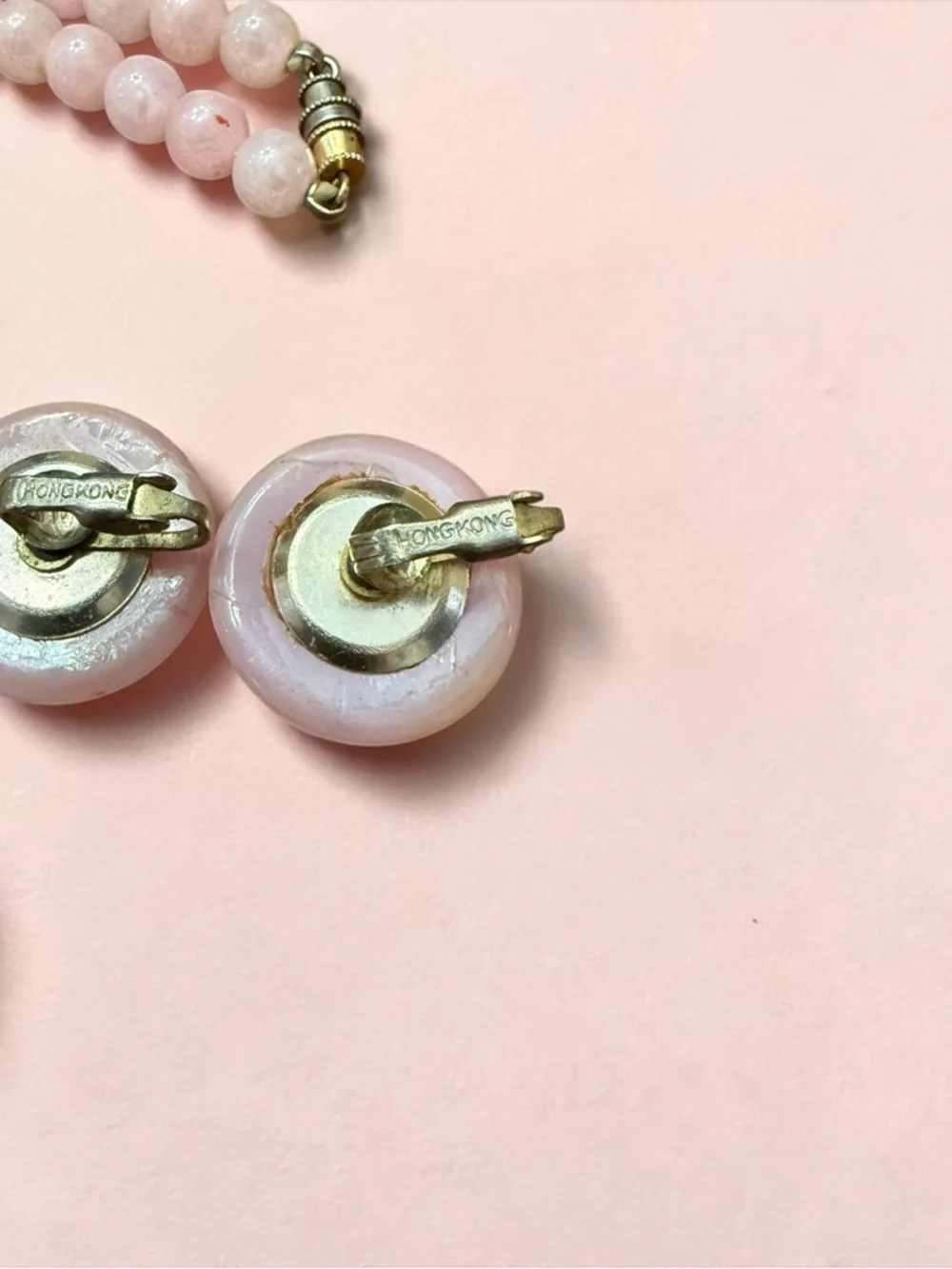 Vtg 1960s Pink Pearlescent Bead Necklace & Clip On Earrings Set Hong Kong